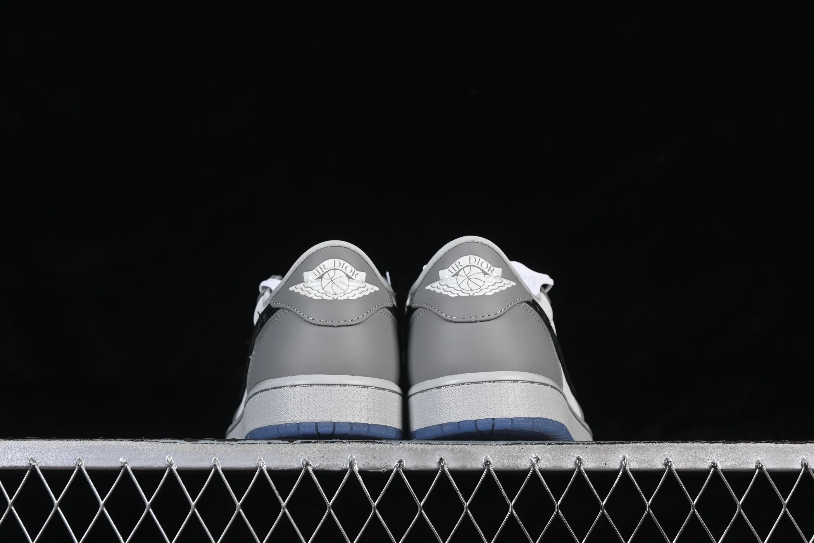 All categories Air Jordan Jordan series basketball shoes Air Jordan 1 Low Dior x Air Jordan 1 Low AJ1 Joe 1 Dior joint white gray low top CN8608-002